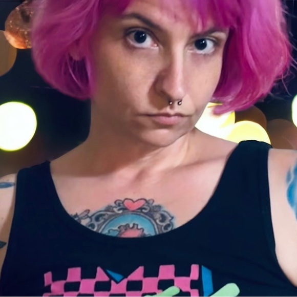 Meet your Posher, Amy - Picture 2 of 16